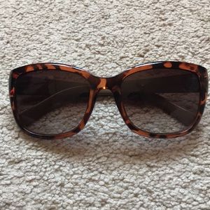 Oscar de la renta sunglasses